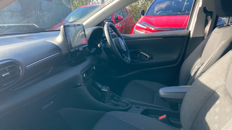 Toyota Yaris 1.5 Hybrid Design 5dr CVT Hybrid Hatchback